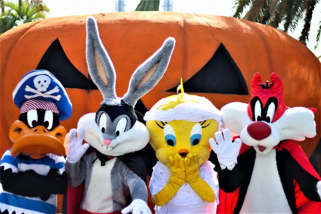 Parque Warner Looney Tunes Halloween