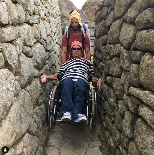 Carga Con Su Compañero Parapléjico Para Que Pueda Conocer El Machu Pichu 1 Paraplegico2