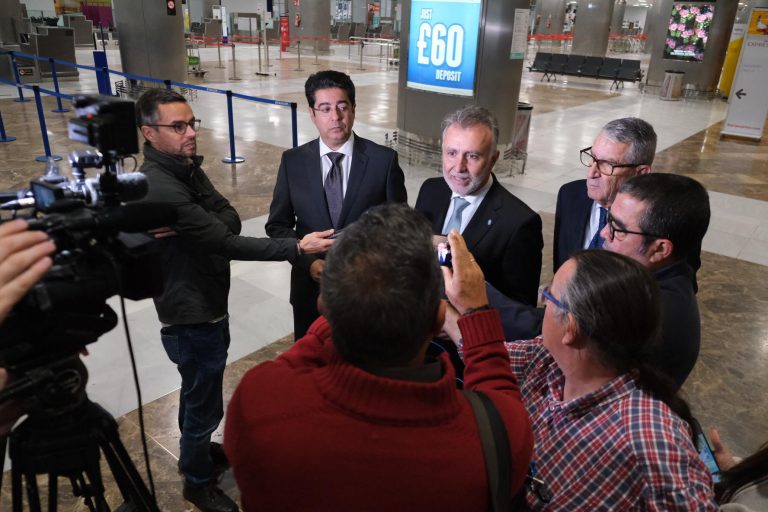 Ángel Víctor Torres da la bienvenida a Canarias al presidente de China, Xi Jinping