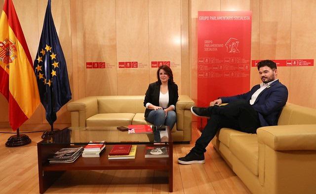 PSOE y ERC afrontan hoy una reunión crucial para la investidura de Sánchez