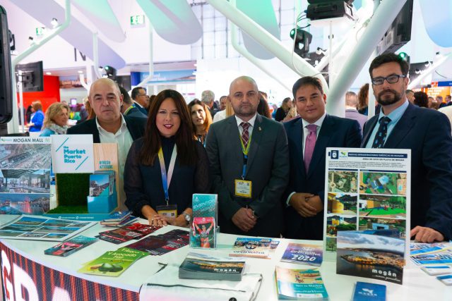 Mencey Navarro Y Alba Medina Junto A José María Mañaricúa Feht Y Nicolás Villalobos Be Cordial En El Espacio De Mogán En La Wtm London