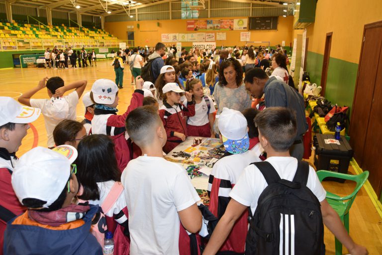 El Polideportivo Municipal de Gáldar se llenó de miles de sonrisas en favor de la solidaridad
