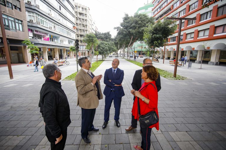 Abiertos más de 11.000 metros peatonalizados en la Avenida Mesa y López de Las Palmas de Gran Canaria