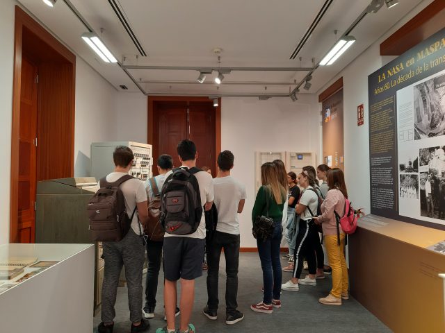 Alumnos del IES Tablero en la exposición