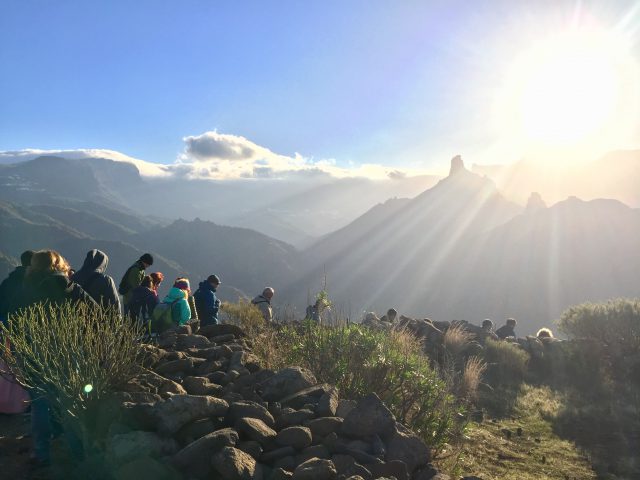 El Sol Saliendo Contemplado Desde La Mesa De Acusa