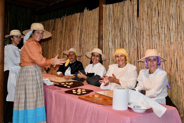 Elaboración De Bollitos En El Belén Viviente