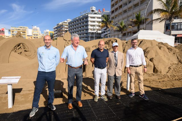 Inauguracion Belén De Arena Concejales Consejero Insular Y Directores Belén