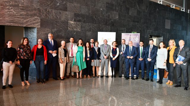 La Alcaldesa Bueno Y La Edil Medina Junto A Autoridades Presentes En La Jornada Inagural Del Vii Foro Internacional De Turismo Maspalomas