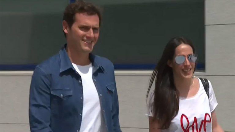 Así han comunicado Malú y Albert Rivera que esperan su primer hijo juntos
