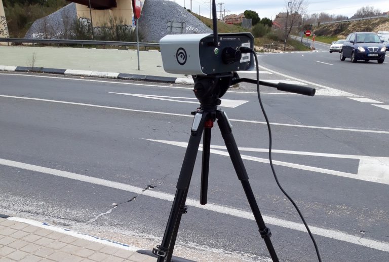 Así son los más de 1.300 radares, helicópteros y furgonetas camufladas vigilarán las carreteras en verano