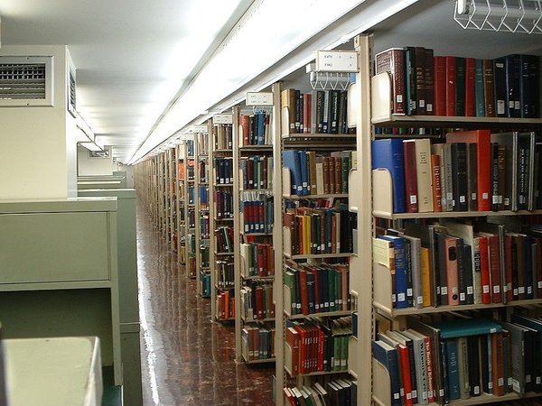 Una estudiante muere apuñalada en la biblioteca de la universidad: el caso de Betsy Aardsma