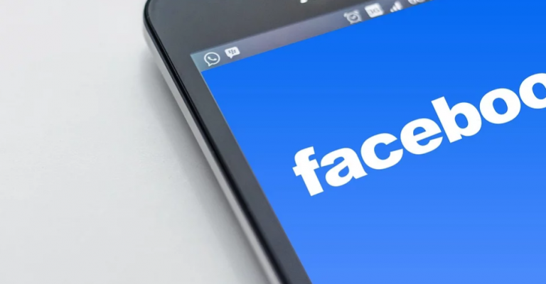 Facebook pide perdón por traducir el nombre de un dirigente político como «señor mierda»