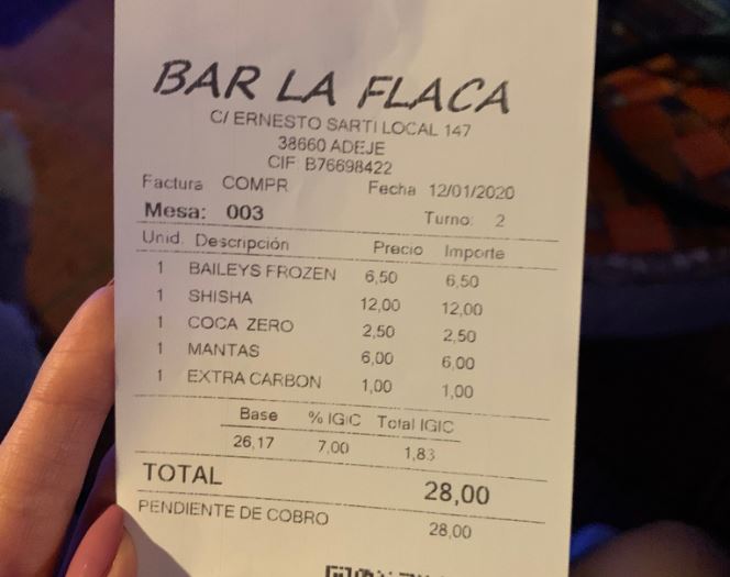 La cuenta más surrealista: un restaurante cobra a un pareja seis euros por una manta que les prestaron para que no pasaran frío