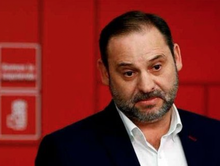 La reacción de Ábalos tras conocer que el juez ordena guardar las cintas del encuentro con la vicepresidenta venezolana en Barajas