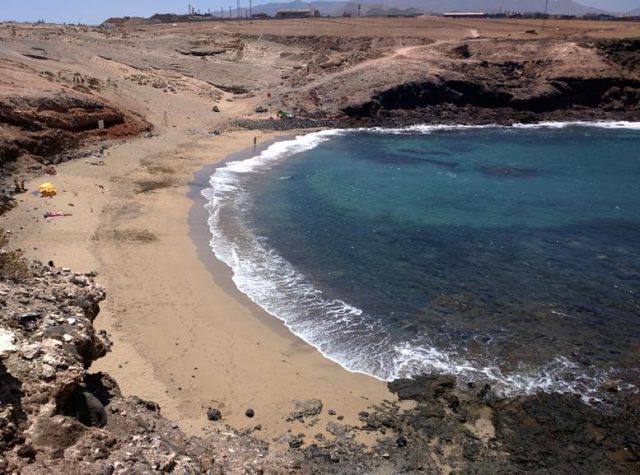Imagen de la playa de Aguadulce