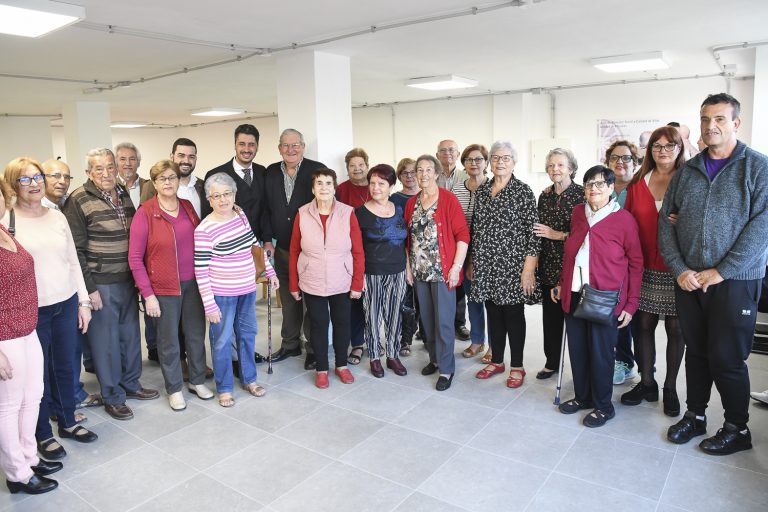 El Gobierno de Canarias recuerda a las personas mayores el teléfono de Atención 900 70 70 20