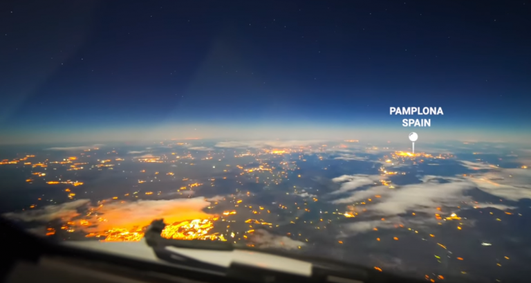 El impresionante ‘time-lapse’ París- Buenos Aires que grabó un piloto desde la cabina del avión
