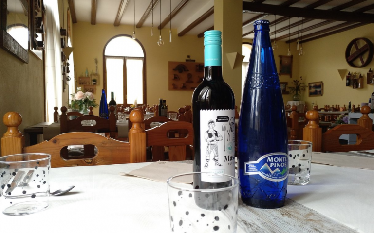 Un padre y su hija se enfrentan a tres años de cárcel por hacer un ‘sinpa’ en un restaurante de Barcelona