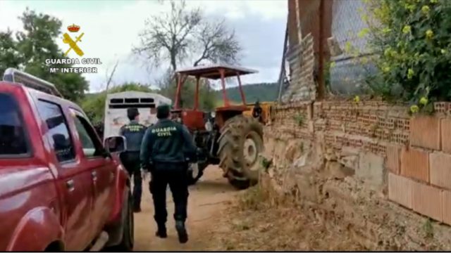 La Guardia Civil Sorprende A Un Grupo De Personas Celebrando La Matanza De Un Cerdo En Sevilla Pese A La Cuarentena 2 06B959Be Ab01 4410 B942 C2554B02A490