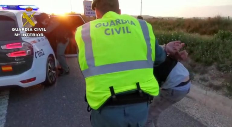 La Guardia Civil detiene a los tres ocupantes de un vehículo robado que evadió un control durante el confinamiento