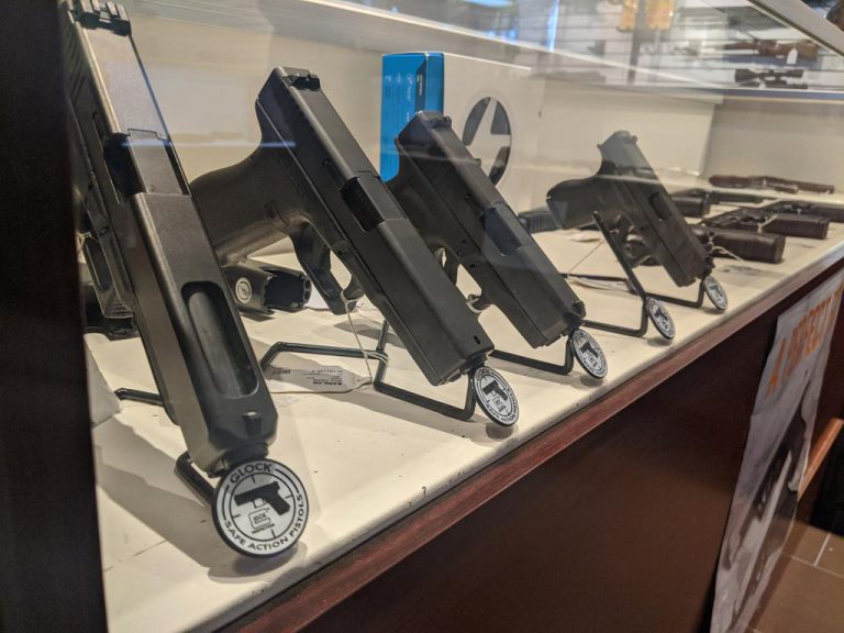 Se dispara la venta de armas en Estados Unidos por el miedo al coronavirus
