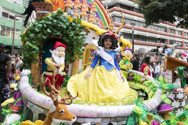 Cabalgata Infantil Reina Infantil Quique Curbelo