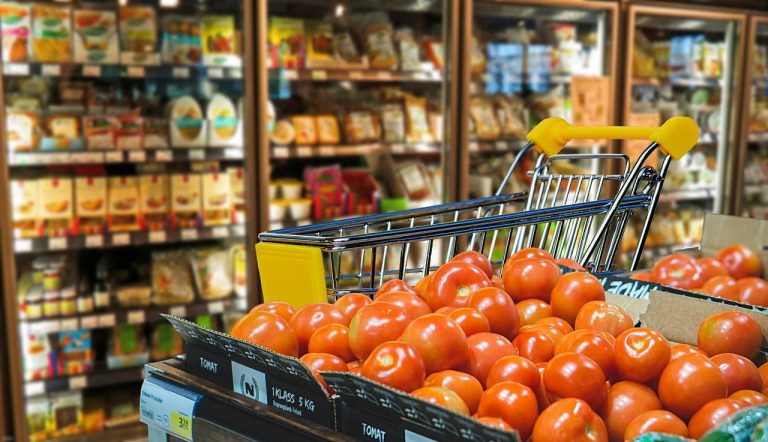 Acusado de «intento de envenenamiento» tras escupir a los clientes de un supermercado en plena crisis del coronavirus