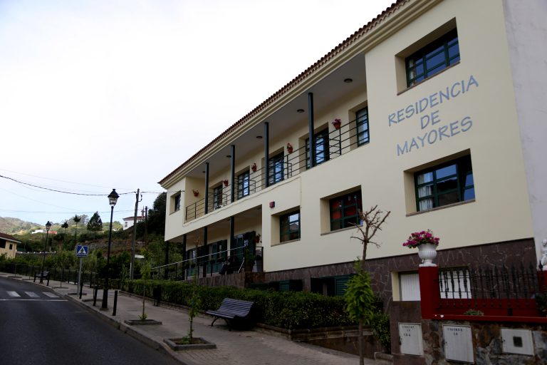 La Residencia de Valleseco crea nuevos espacios de aislamiento para luchar contra el coronavirus