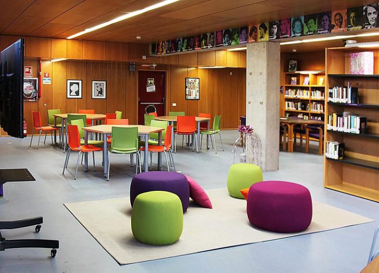 La Biblioteca Universitaria, distinguida con el Sello CCB por su proyecto ‘Espacio Violeta’