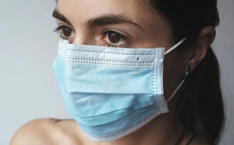 La Guardia Civil requisa cerca de 69.000 mascarillas y más de 5.000 gafas y guantes
