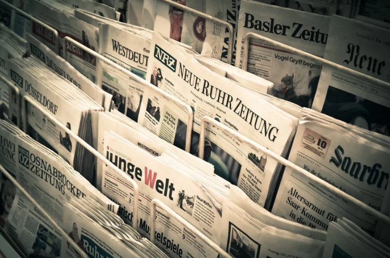 Un periódico incluye páginas extra ante la escasez de papel higiénico en Australia