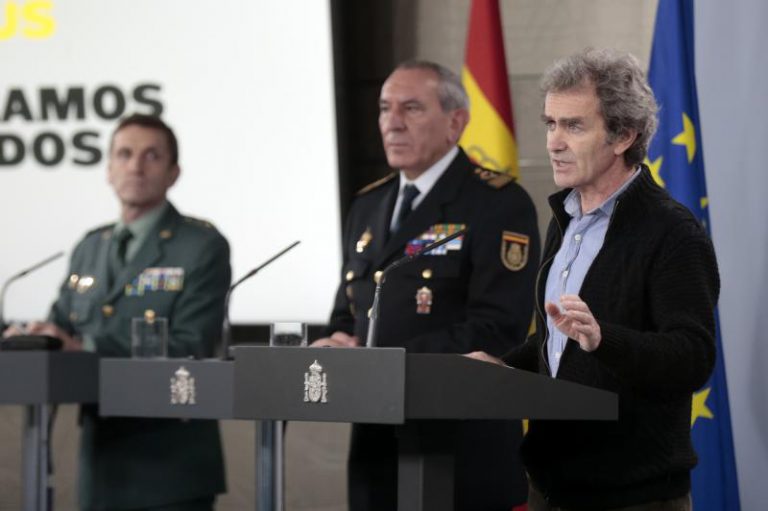 El Gobierno está «valorando» medidas más restrictivas e insiste en evitar el contagio en casa