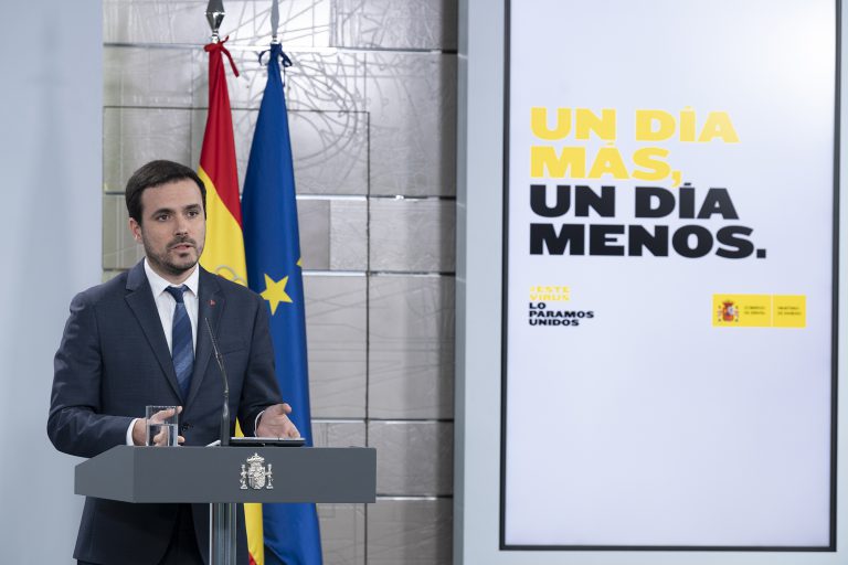 Garzón denuncia los abusos «dramáticos» de algunas funerarias que han incrementado sus precios 2.000 euros