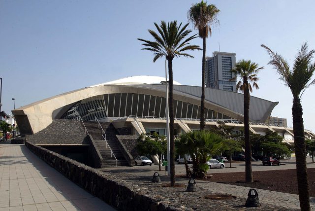 24/09/2004 SANTA CRUZ DE TENERIFE RECINTO FERIAL FOTO: MIGUEL BARRETO/ACAN
