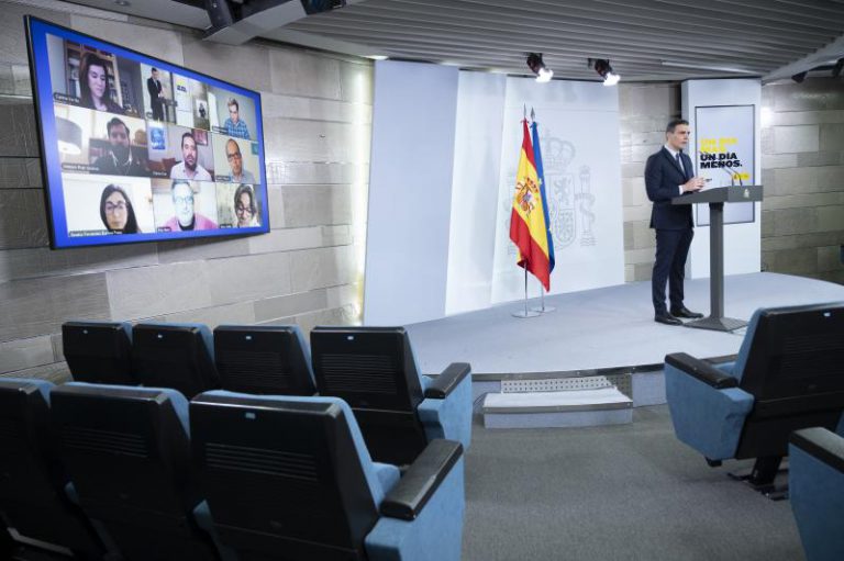 La Moncloa entra en fase 1: vuelven las ruedas de prensa presenciales