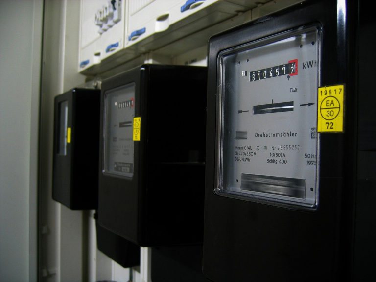 La demanda eléctrica bajó un 17,3% en abril