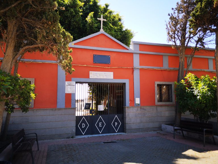 Se abren a los profesionales de las floristerías los Cementerios de Ingenio y Carrizal