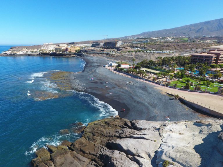 Adeje abrirá las playas de forma escalonada a lo largo de esta semana
