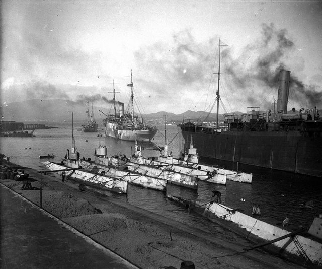 Flota De Submarinos Americanos En Punta Delgada De Azores Durante La Primera Guerra Mundial