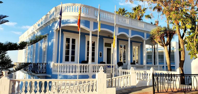 San Miguel de Abona, con el comercio local