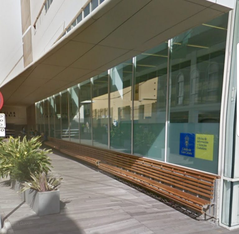 El Cabildo reanuda el lunes el plazo para solicitar becas de estudios universitarios de grado y postgrado del curso 2019 -2020