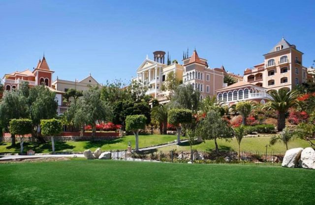 Hotel Bahia Del Duque