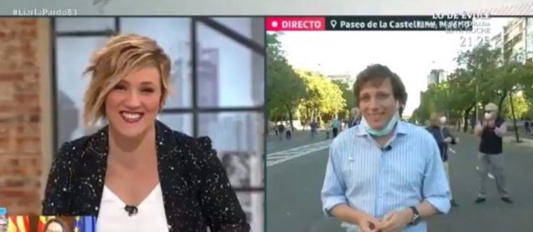 La insólita entrevista de Cristina pardo al alcalde de Madrid: «¿No tendrá usted a su jefe de gabinete dándole al play?»