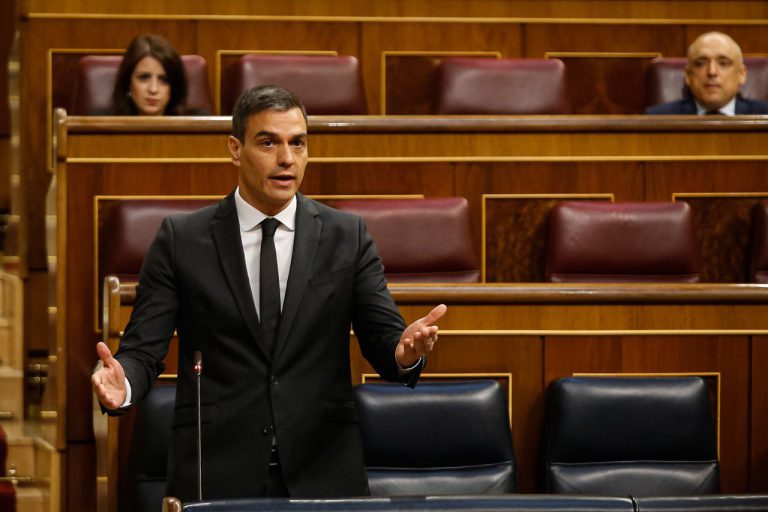 Sánchez e Iglesias acusan al PP de estar «muy al ladito de Vox» y «llamar a la insubordinación» de la Guardia Civil