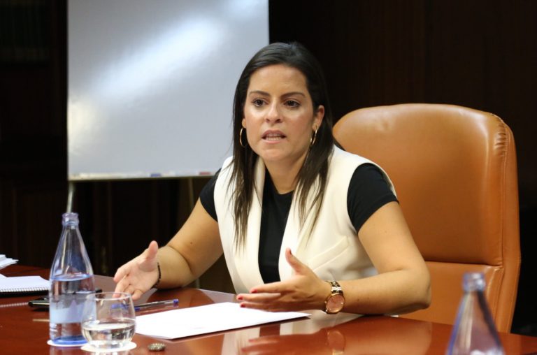 Canarias logra de la OMT ser el destino del primer vuelo seguro con pasaporte sanitario digital