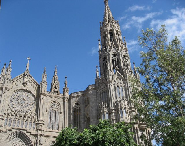 1200px-Iglesia.de.San.Juan.Bautista.Arucas