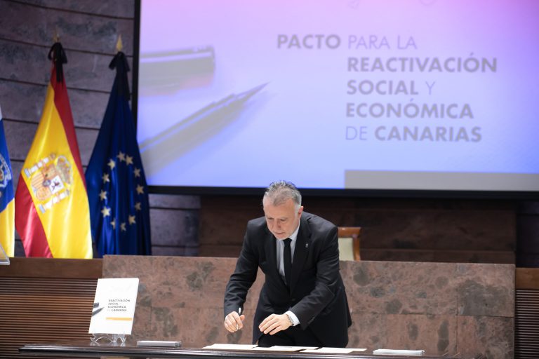 Canarias aprueba el Pacto para la Reactivación  por la COVID-19 con amplio apoyo político y el respaldo de las administraciones locales y los agentes económicos y sociales