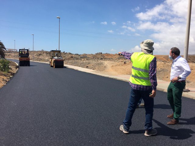 CAJOìN DE HORMIGOìN EN EL VIAL COSTERO 3