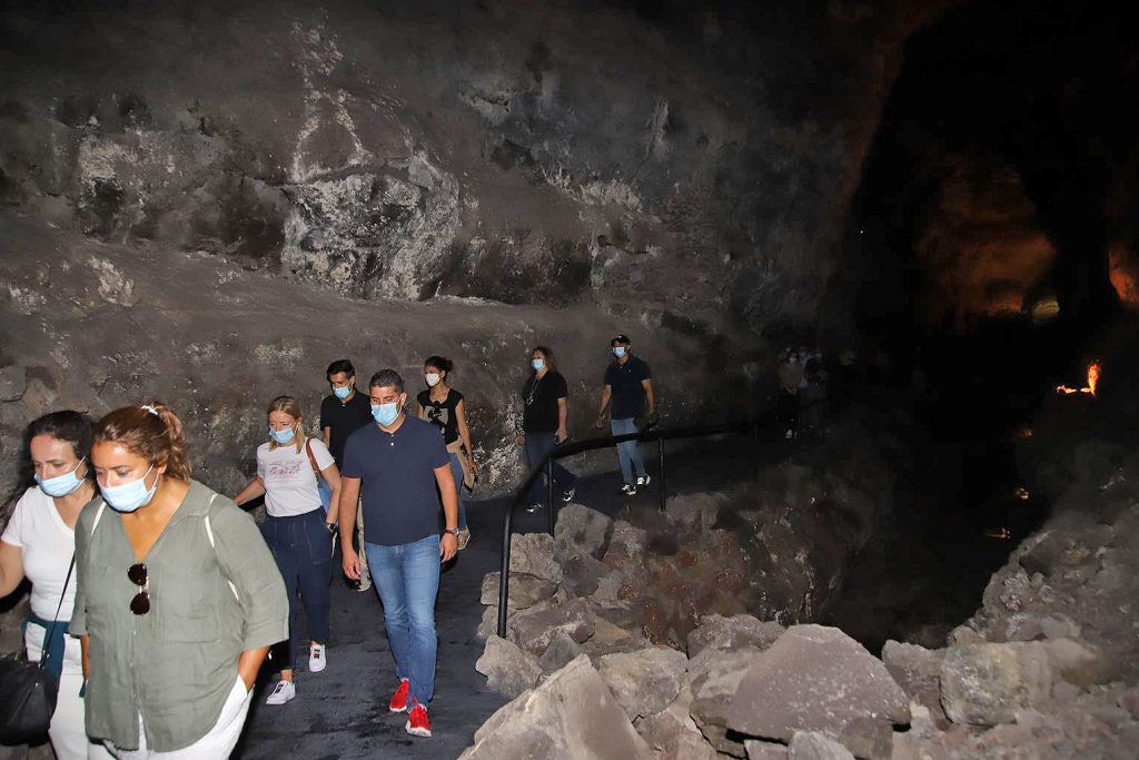 Cueva De Los Verdes 17