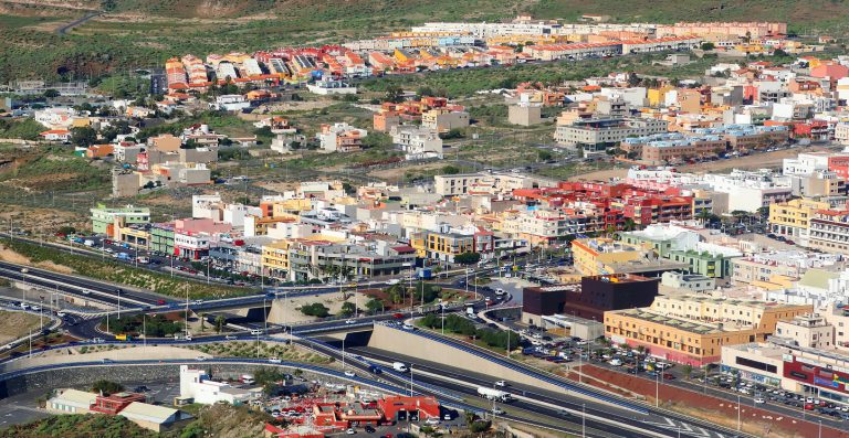 El Ayuntamiento inicia los trámites para ceder 3.300 metros cuadrados al Gobierno canario para la construcción de viviendas para las familias más vulnerables